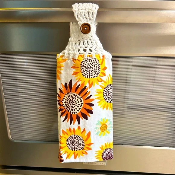 HAND CRAFTED Crocheted Top Sunflowers Hanging Kitchen or Bathroom Hand Towels - Picture 8 of 10